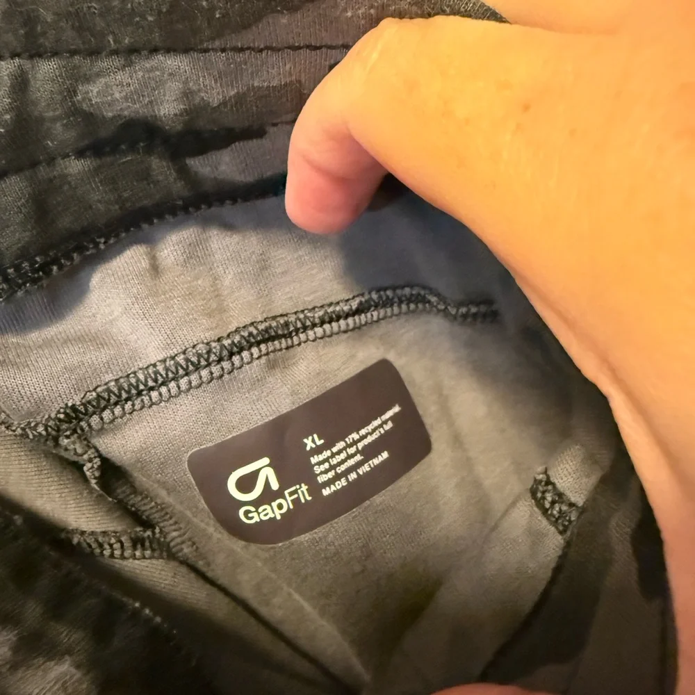 NWOT GAP‎ Gray Camouflage Joggers